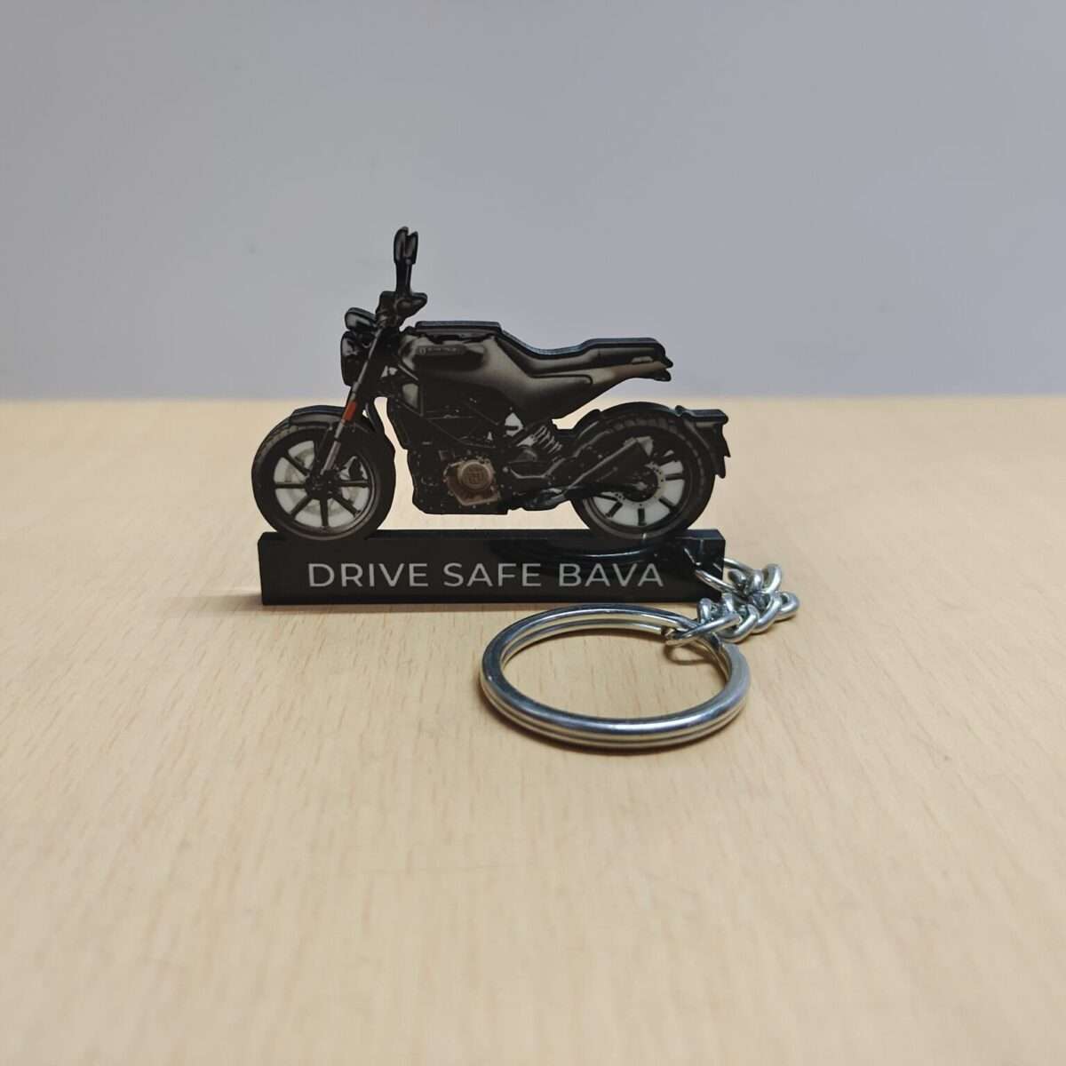 Customized Husqvarna Svartpilen 250 Black And Blue Moonshine Colorful Bike Shape Gel Number Plate Keychain (2)