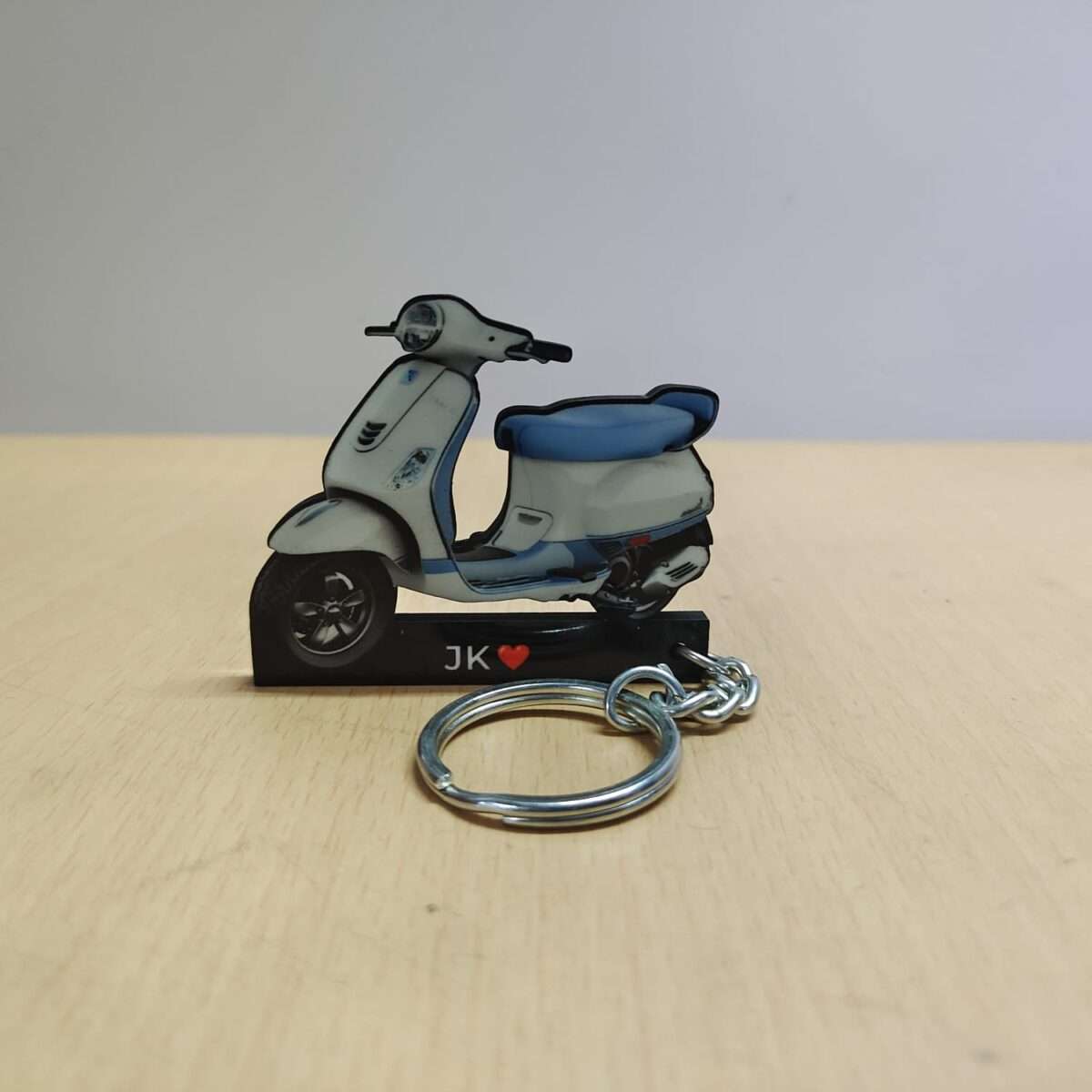 Customized Vespa VXL 125 Pearl White + Azuro Provenza Colorful Scooter Shape Gel Number Plate Keychain (2)