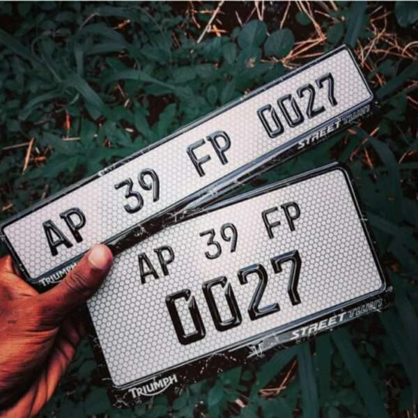 Triumph Street Twin 900 Number Plate (Gel)