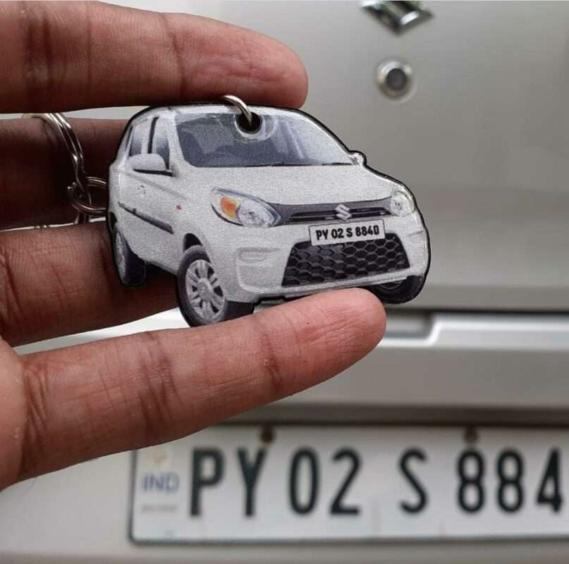 Customized Maruti Suzuki Alto 800 Solid White Colorful Car Shape Gel Number Plate Keychain